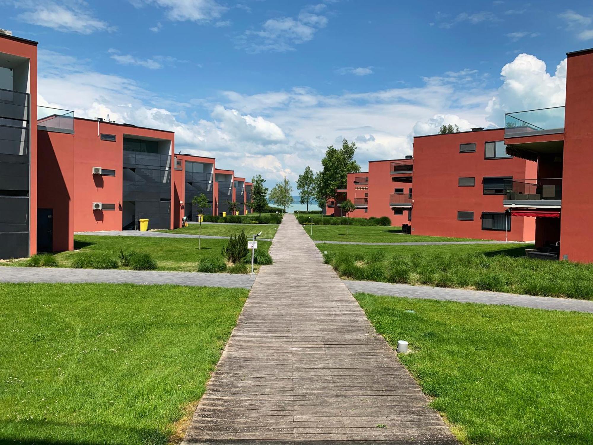 Bavaria Club Apartman Balatonlelle Exteriér fotografie